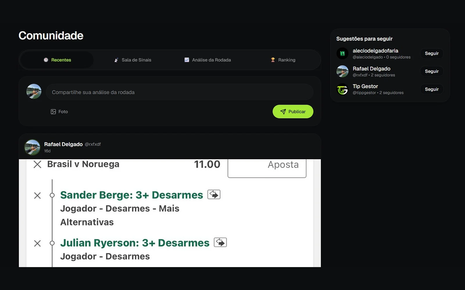 Tela Comunidade do TipGestor exibindo publicações com bilhete anexado e sugestões de perfis